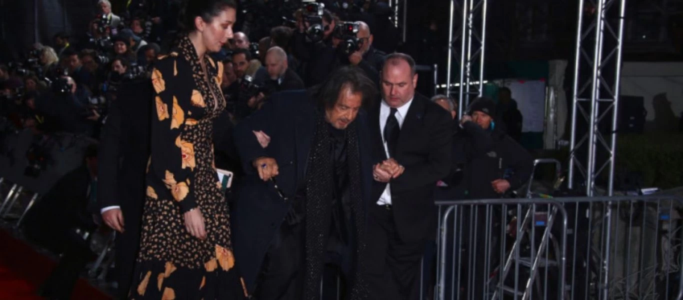 BAFTA 2020: Επεισοδιακή είσοδος του Αλ Πατσίνου - «Σωριάστηκε» στο κόκκινο χαλί (φώτο)